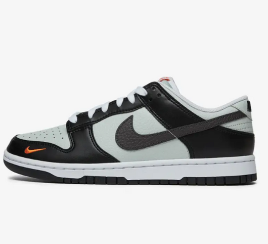 Nike SB Dunk Low