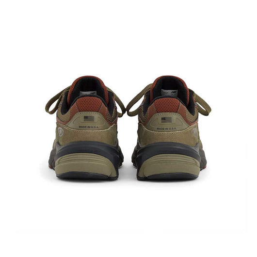 in USA 990v6 'Dark Oak'