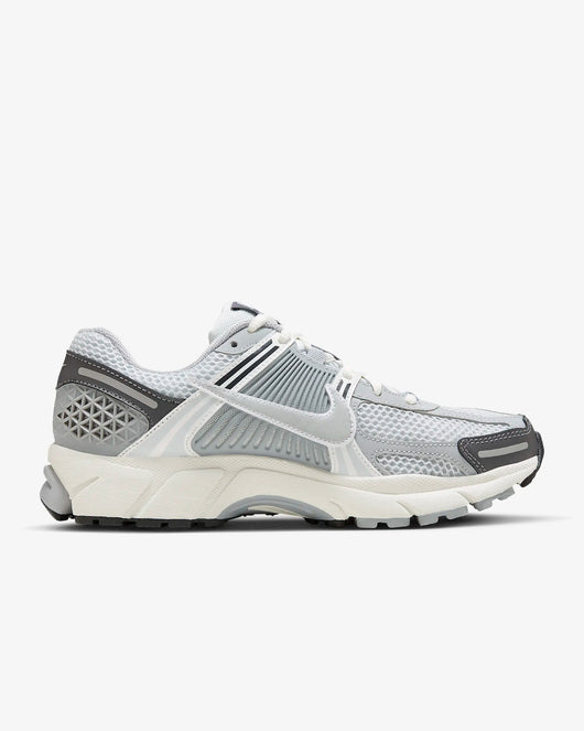 Nike Air Zoom Vomero 5 Shoes